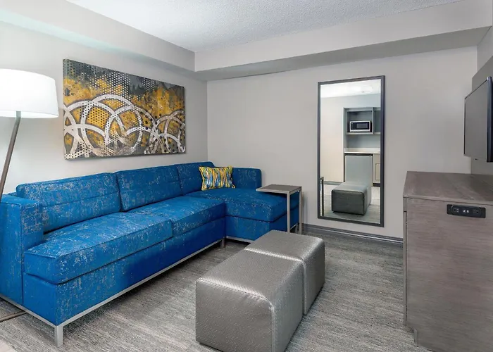 Hampton Inn & Suites Country Club Plaza